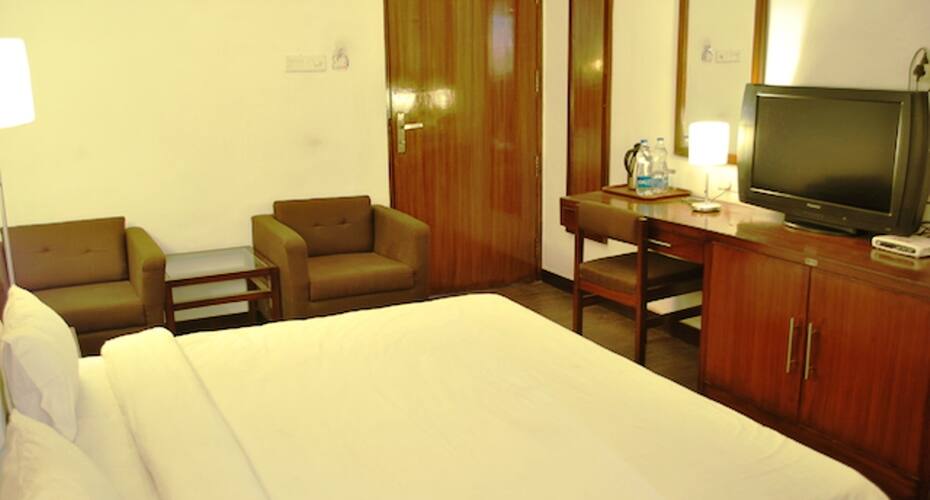 Charans Club & Resort, Lucknow 3